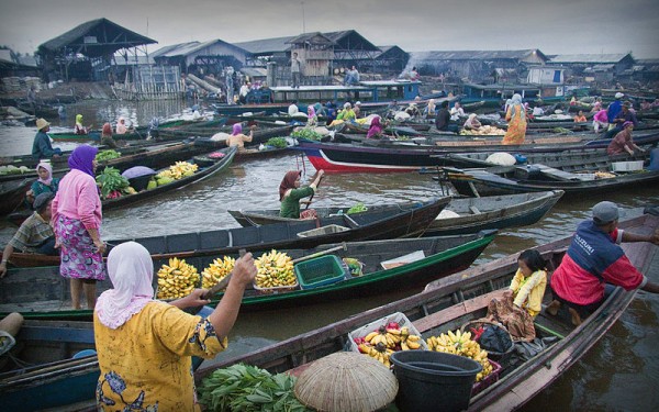Indonesian-Floating-Market