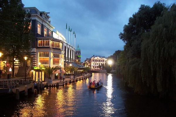 A-picture-of-one-channel-in-Amsterdam-Mario-Ortegon-