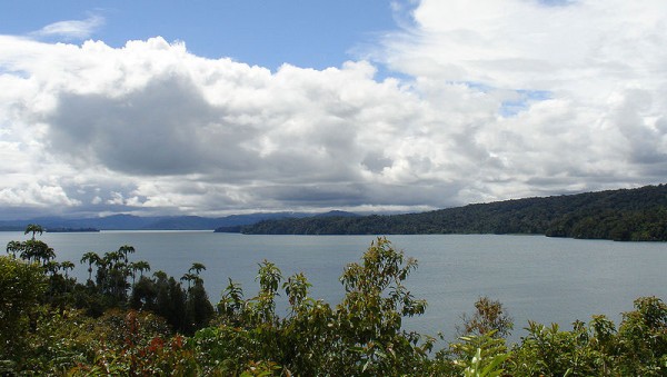papua-new-guinea-lake-kutubu