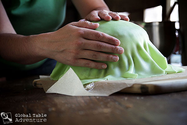 How to decorate a Swedish Princess Cake | Prinsesstårta