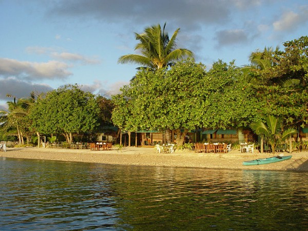 Beach on Vava'u, Tonga. Photo by Jansan.