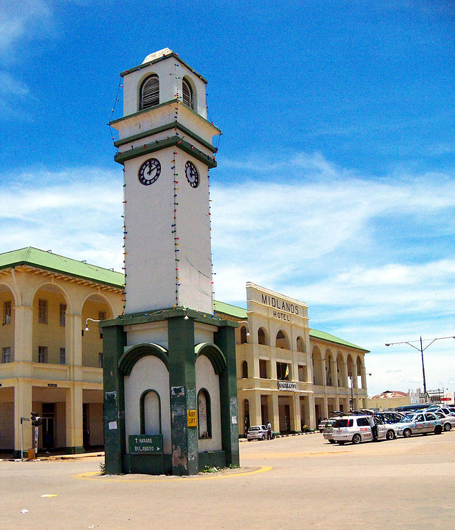 The Boggie Clock in Gweru, Zimbabwe. In the background is the Midlands Hotel. Photo by Akumudzi.