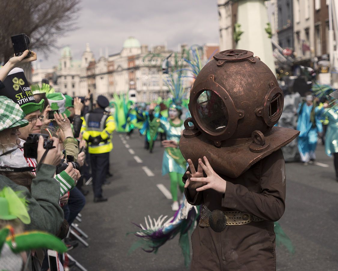 "St Patrick's Parade 2014. (13239914155)" by Miguel Mendez from Malahide, Ireland - St Patrick's Parade 2014.. Licensed under CC BY 2.0 via Wikimedia Commons - http://commons.wikimedia.org/wiki/File:St_Patrick%27s_Parade_2014._(13239914155).jpg#mediaviewer/File:St_Patrick%27s_Parade_2014._(13239914155).jpg