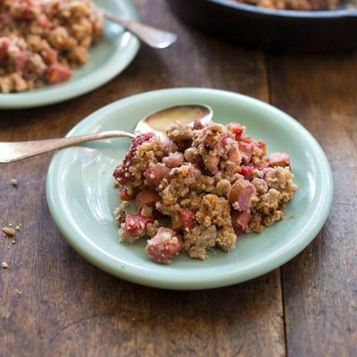 Paleo Strawberry Rhubarb Crisp