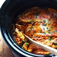 Super Easy Skinny Veggie Crockpot Lasagna - a handful of simple ingredients for a healthy family dinner. | https://natural-fatburn.today